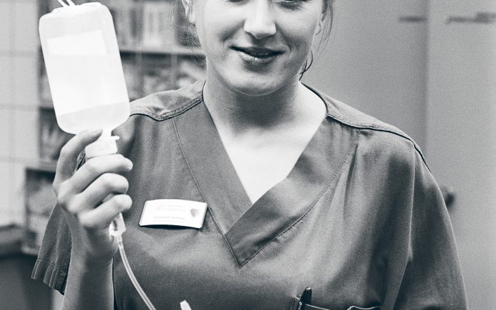 Pflege-Ausbildung, und dann? Tipps für Pflegefrischlinge auf Jobsuche