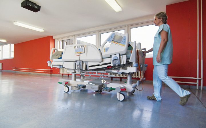 Minimaler Kraftaufwand für den Patiententransport