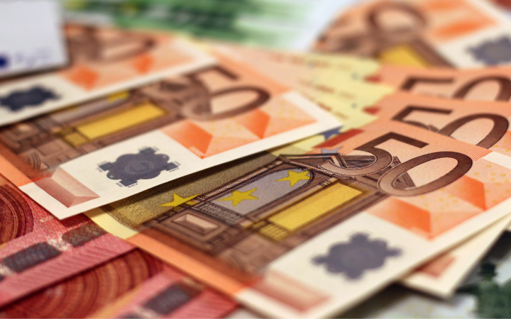 Pflege finanzieren: Auf welche Kosten sich Angehörige einstellen sollten