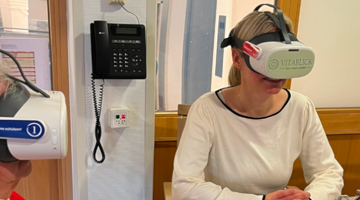 VR_Brille in Altenpflege
